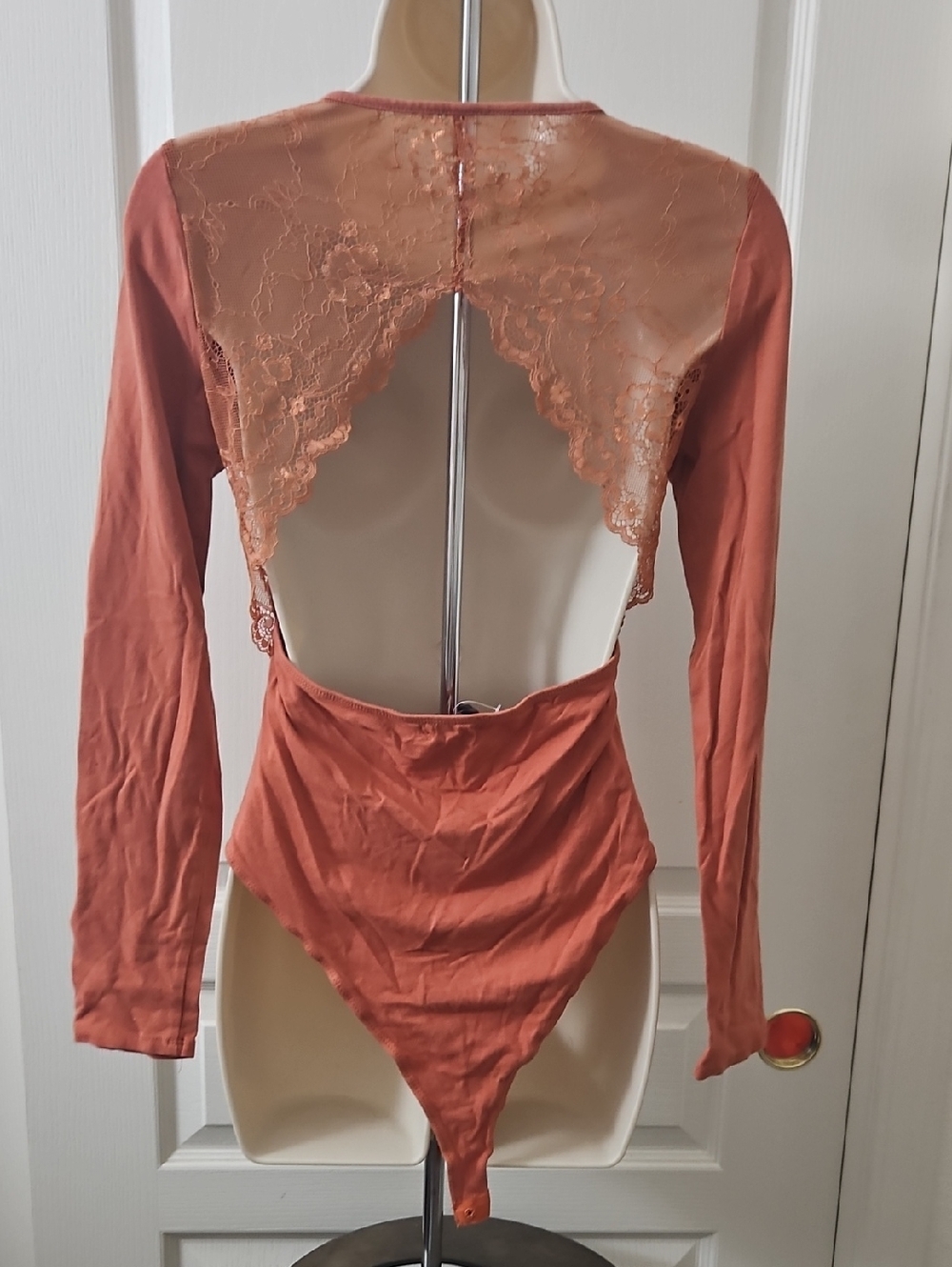 Heart & Hips | Long Sleeve Rust-Orange Bodysuit with Lace Back Cut Out Size L